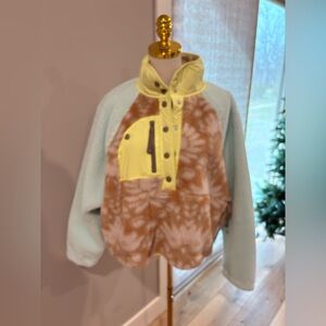 Free People NWT. Easy Days Blue Grey Sherpa Quarter Snap.